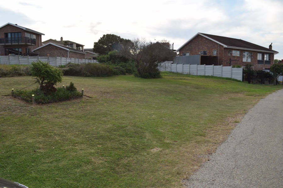  Bedroom Property for Sale in Wavecrest Eastern Cape